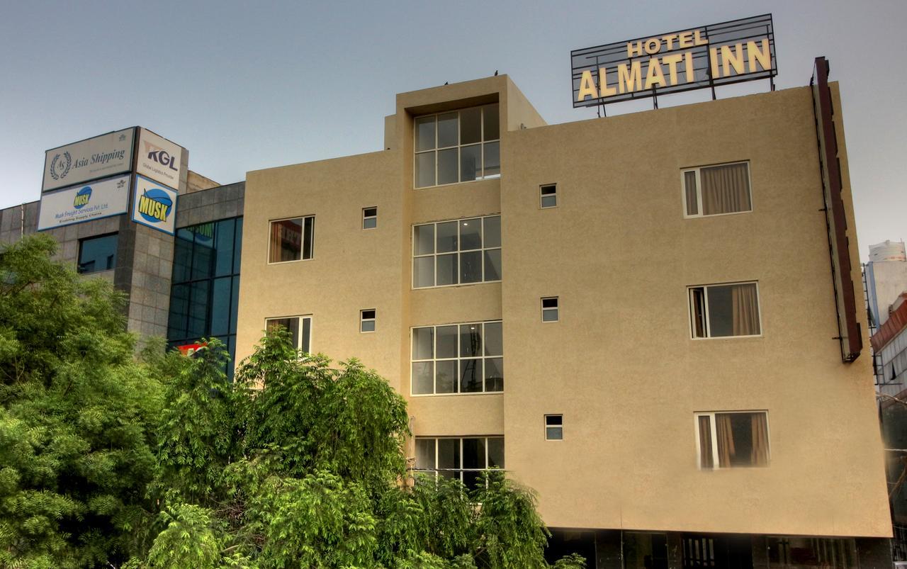 Hotel Almati Inn At Delhi Airport Нью-Дели Экстерьер фото