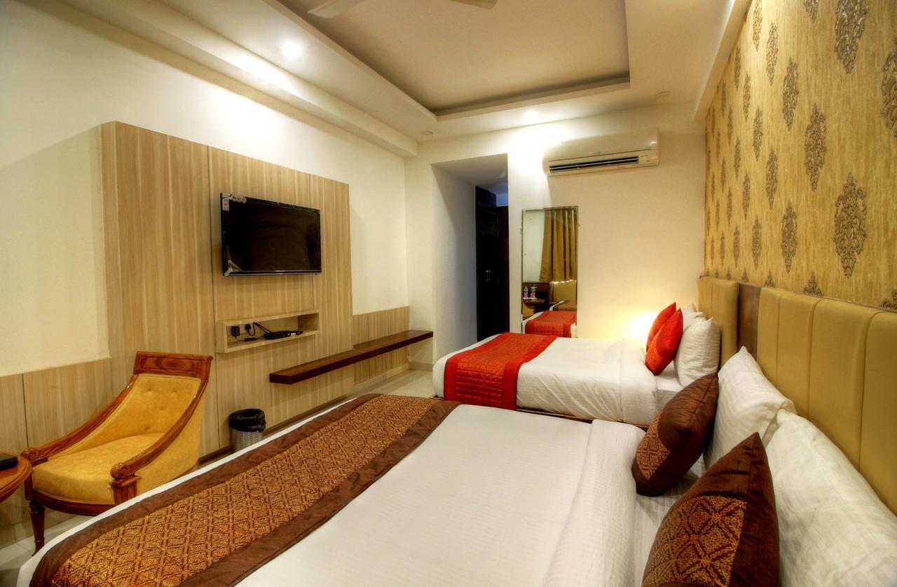 Hotel Almati Inn At Delhi Airport Нью-Дели Экстерьер фото